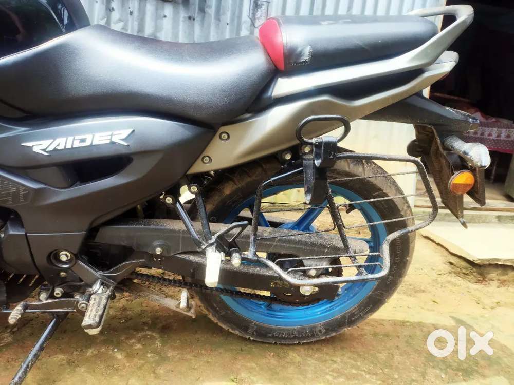 TVS RAIDER 125 BLACK
