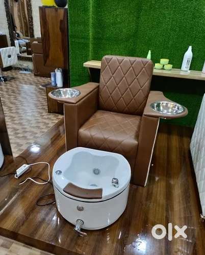 Pedicure basin