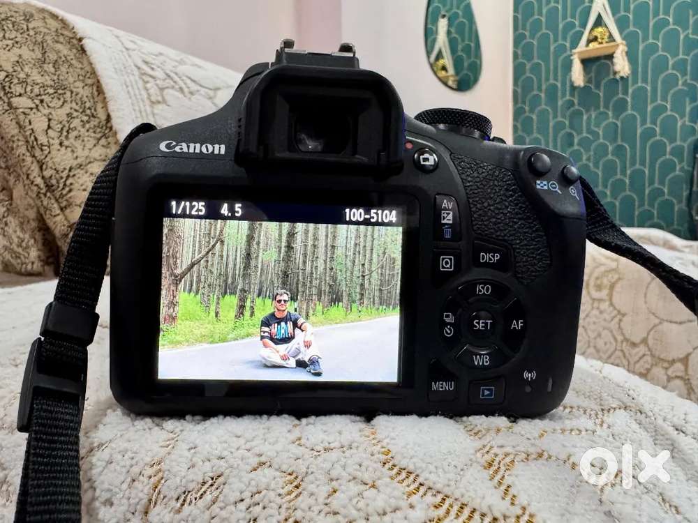Canon 1500d DSLR in excellent condition