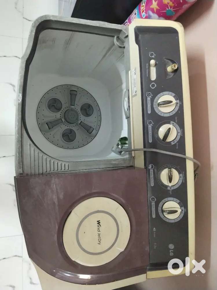 LG Semi automatic 6.2 kg (5 years old)