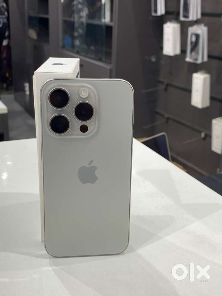 Iphone 15pro 256gb natural titanium with bill 6months warranty