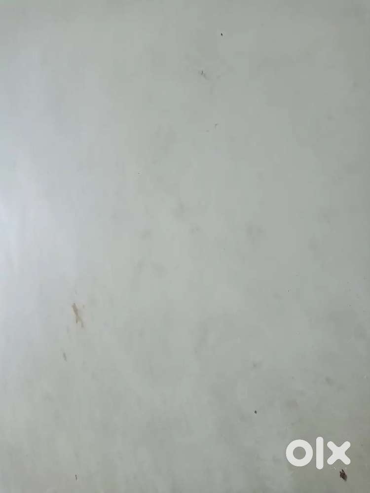 100 gaj Ka hall hai kiray keliye bdya hai