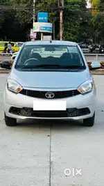 CAR TATA TIAGO XT PETROL YEAR- 2017 1ST OWNER COLOUR SILVER
