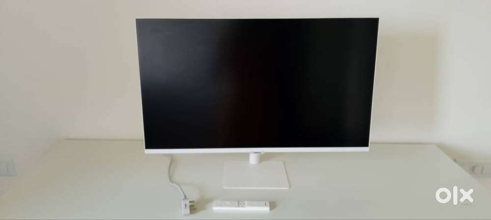 SAMSUNG 32 inch Smart Monitor / Smart TV