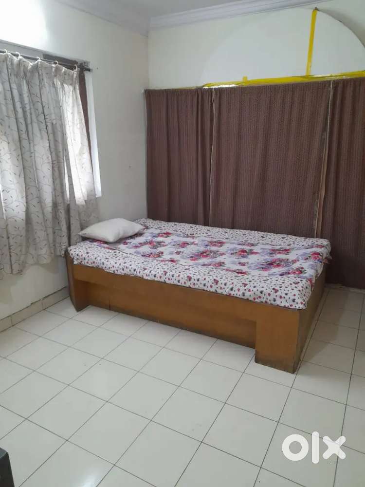 1rk Bachlors boys furnished 18th November ko khali hoga