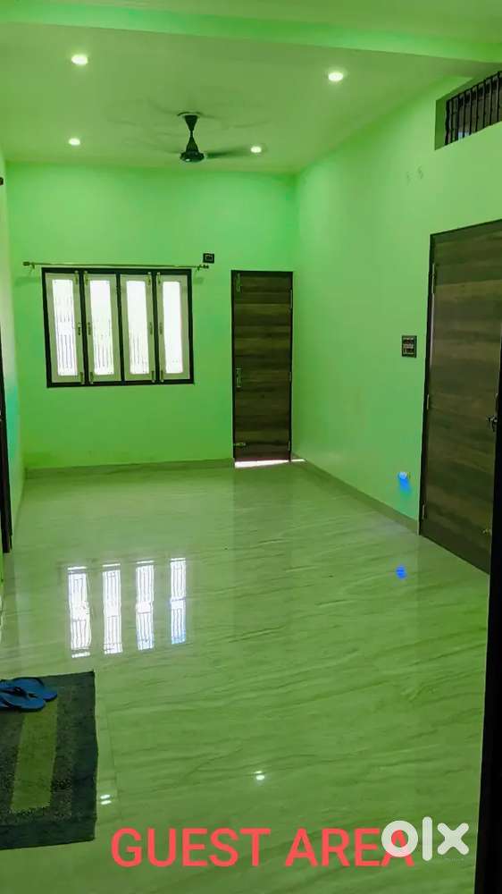 TO-LET -LUXURY & SECURE ENVIRONMENT FLAT