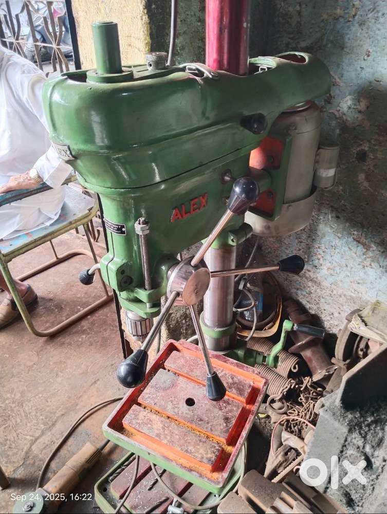 Drill machine with 1 hp 1 phase motor, 19 mm drill Chuck