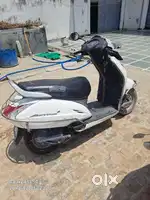 Activa scooty h 2015 in best condition service 2 din pahele hi karye h