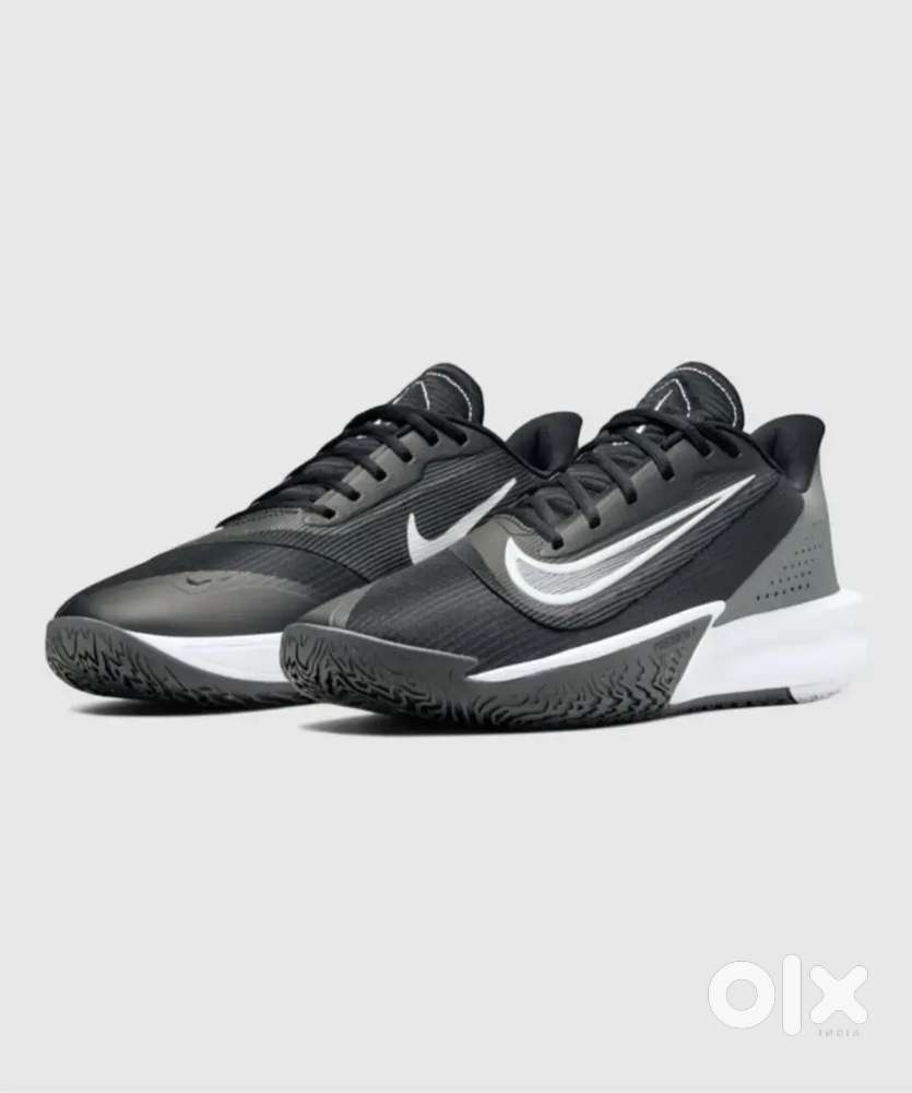 Nike Precision 7 Basketball shoes **Brand New**