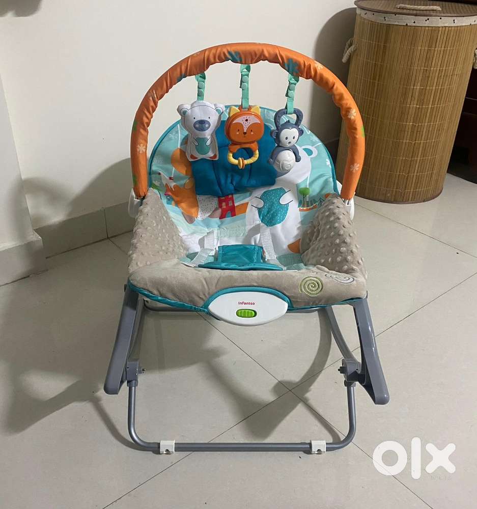 Infantso Baby Rocker with Mosquito Net