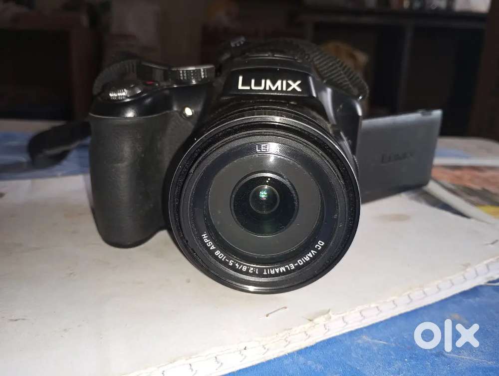 Panasonic Lumix FZ200 camera