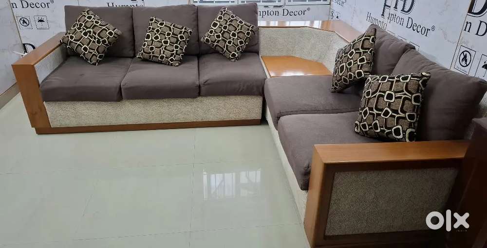 5 SEATER SOFA SET + 1 SECTIONAL CORNER SEAT