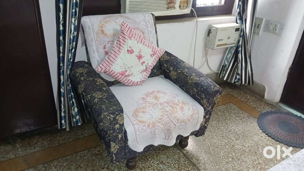 3seater sofa with tv small cabinet in 6000