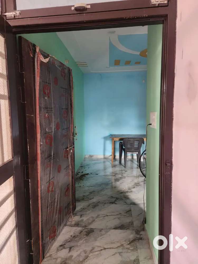 2 Rooms Set in Ashiyana ,Krishna Nagar Vrindavan Yojna etc at 9000rs