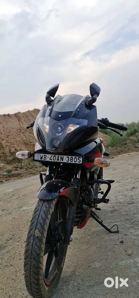 Bajaj Pulsar 220 in a mint condition contact