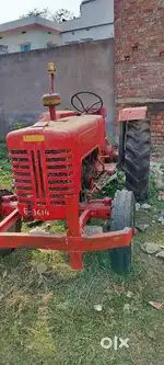 Old tractor lekin bahut kam chala hua