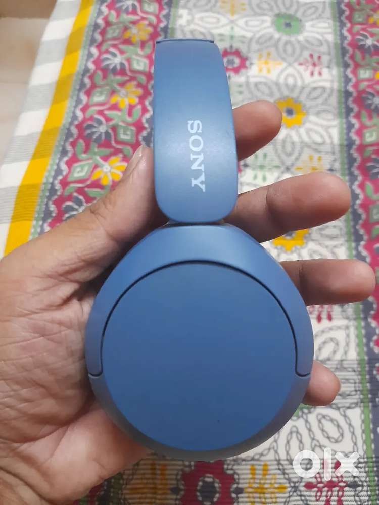 Sony WH-CH520 headphones