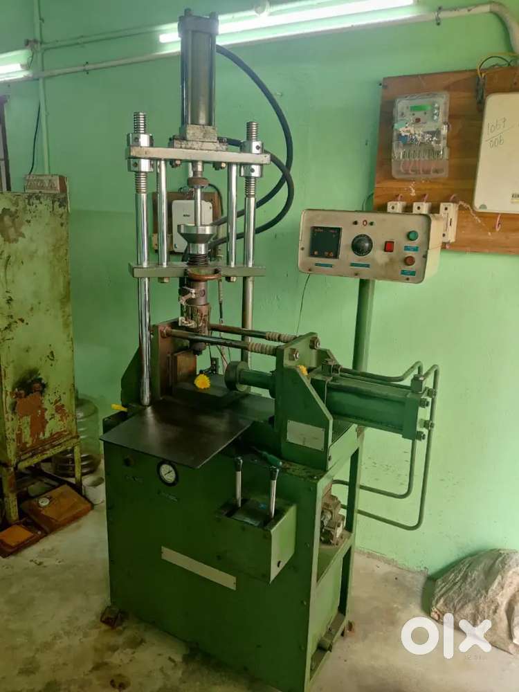 Injection moulding machine