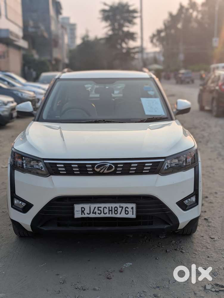 Mahindra XUV300 W6, 2019, Petrol