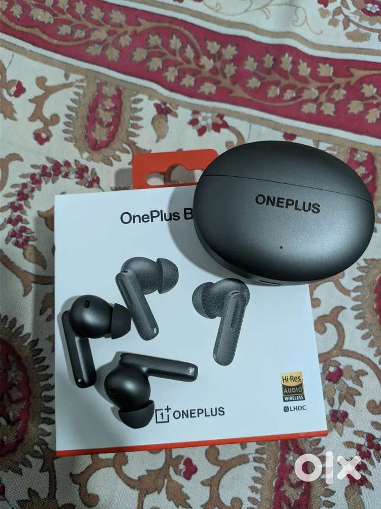 One day old OnePlus buds 4
