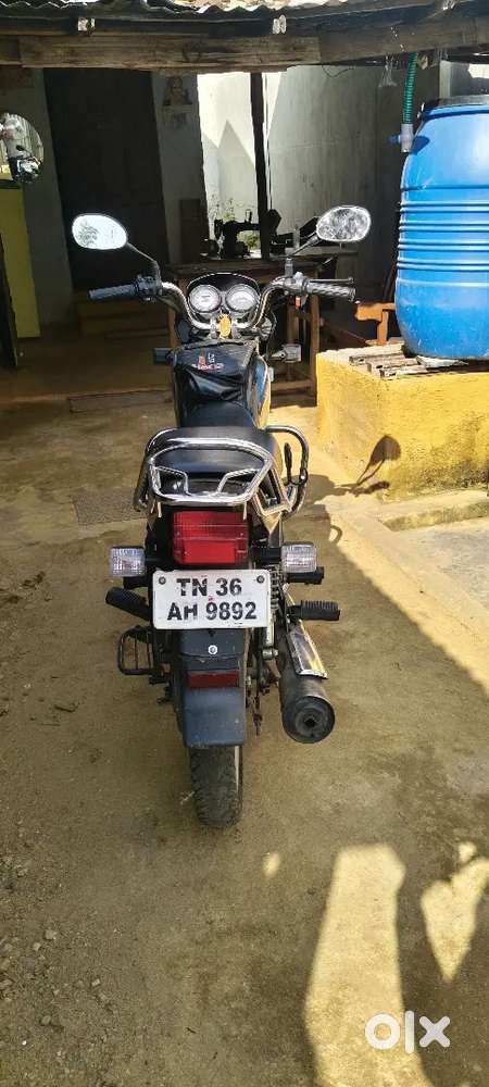 Bike Good condition showroom service on hand used