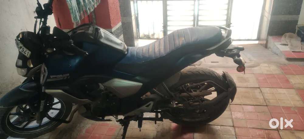 A single handed driven fz bike