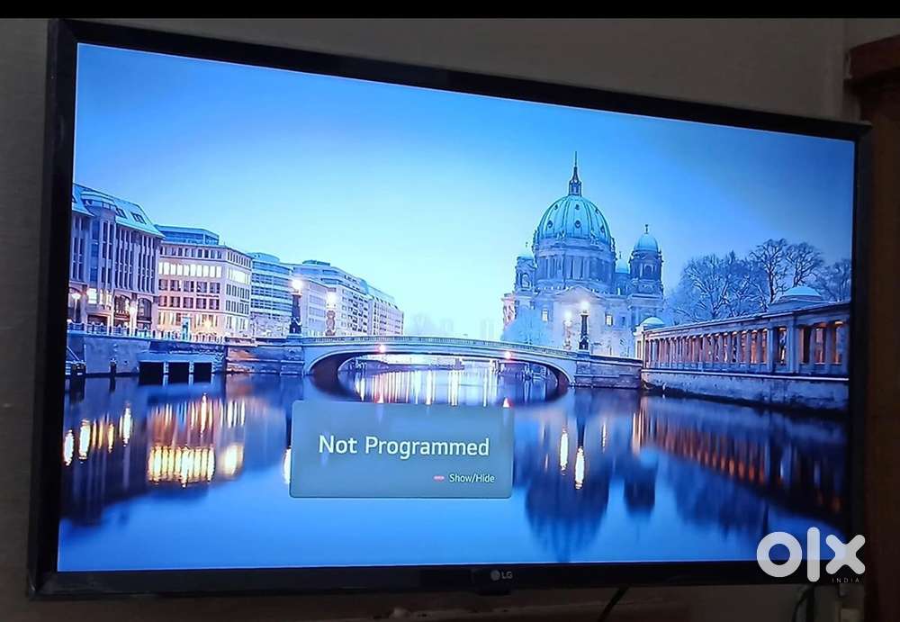 LG 32-Inch Smart TV – Excellent Condition