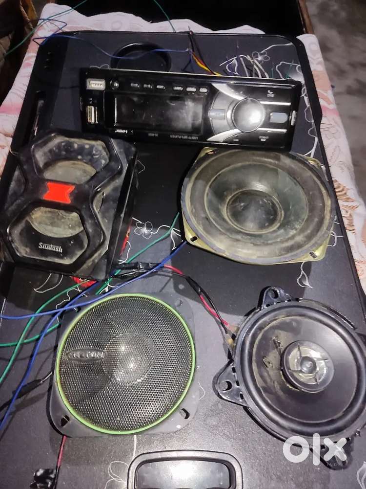 Music system with 4 spicker Good condition JBL box loud sound