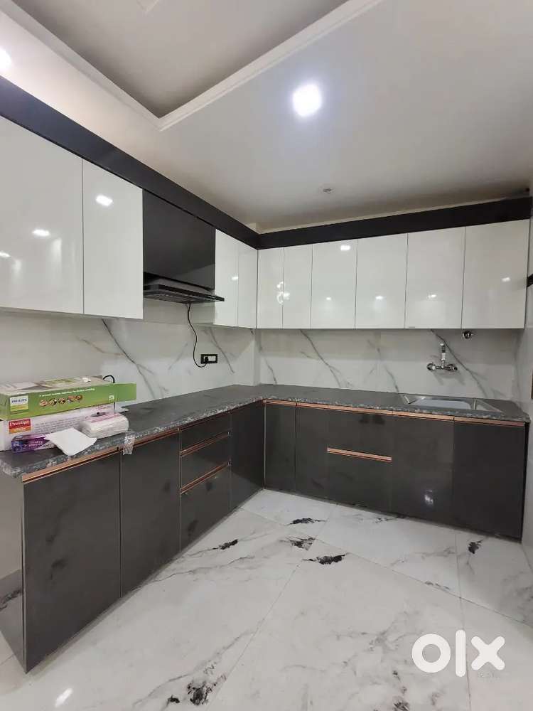 3bhk flat for rent chattarpur on Main road near Tivoli garden
