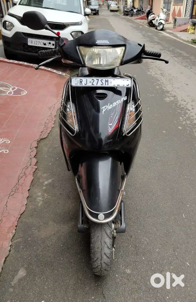 Pleasure scooty