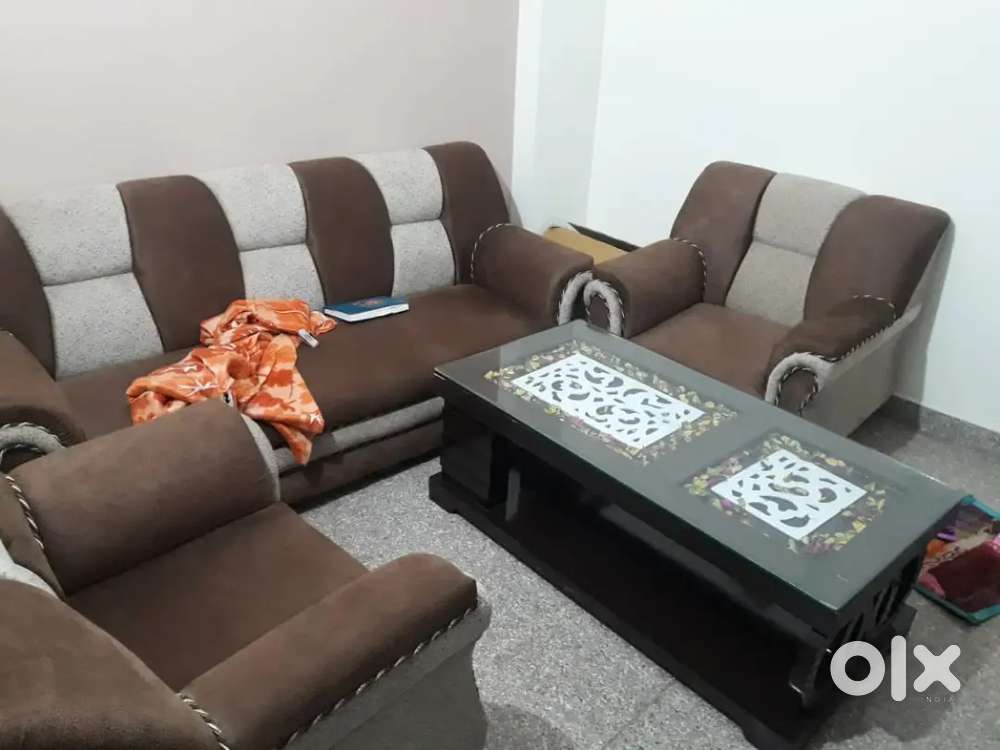 Sofa set with center table