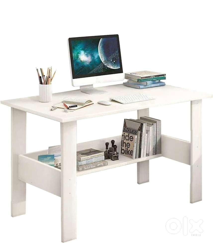 White Wooden Computer Table with Storage Shelf – Excellent Condition
