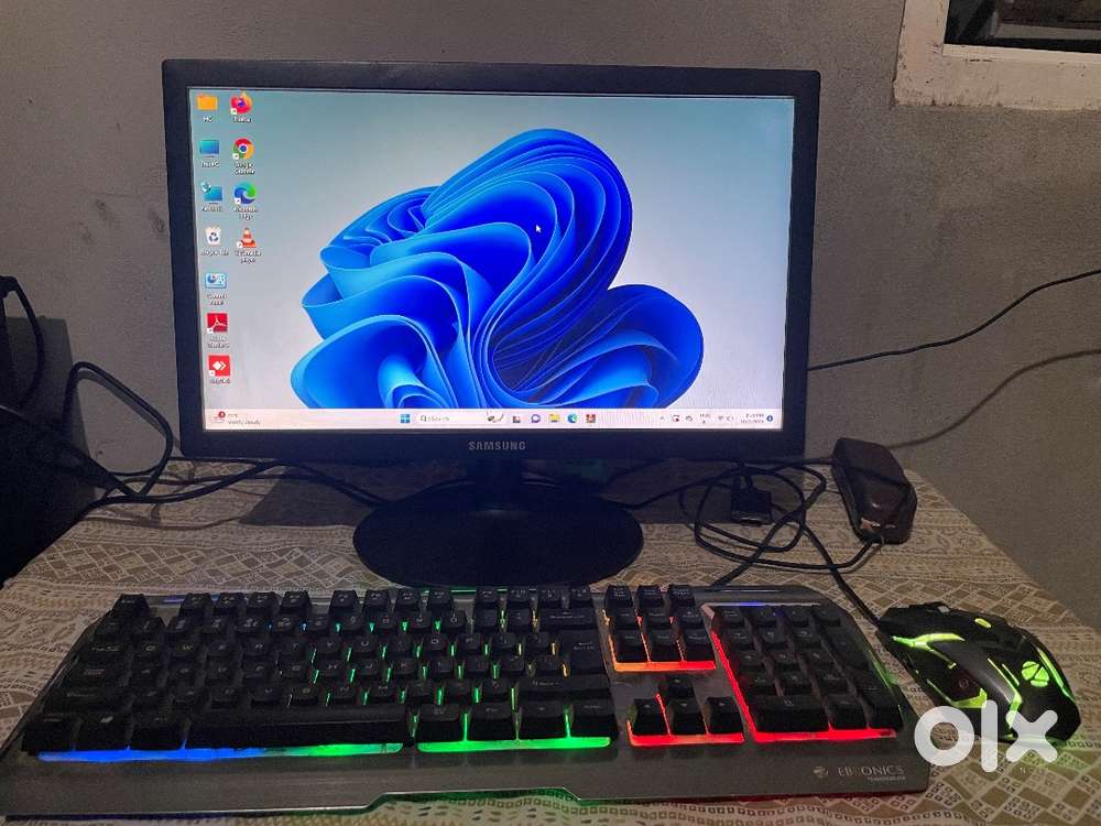 Pc i5 processor 8 GB Ram, 128 GB SSD, 500GB HDD 2 GB graphic card