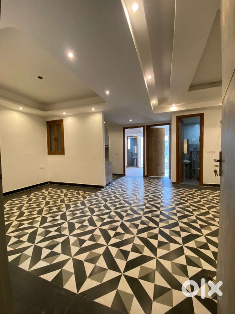 Ready to move, loan + registry flat just 20 mints away from Gurgaon