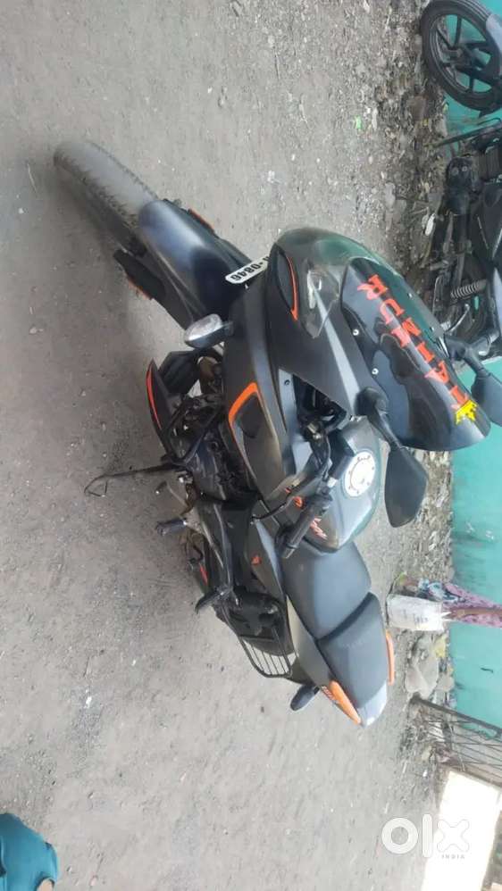 180 Pulsar color Black matte finish