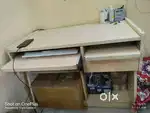 Computer table
