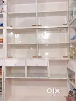 दुकान का अलमारी