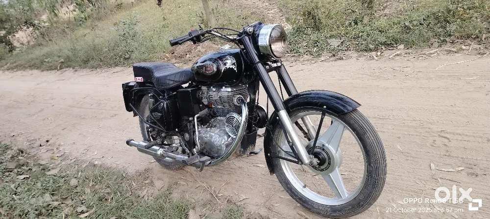 Good condition kam chal abhi khadi rahti hai bus