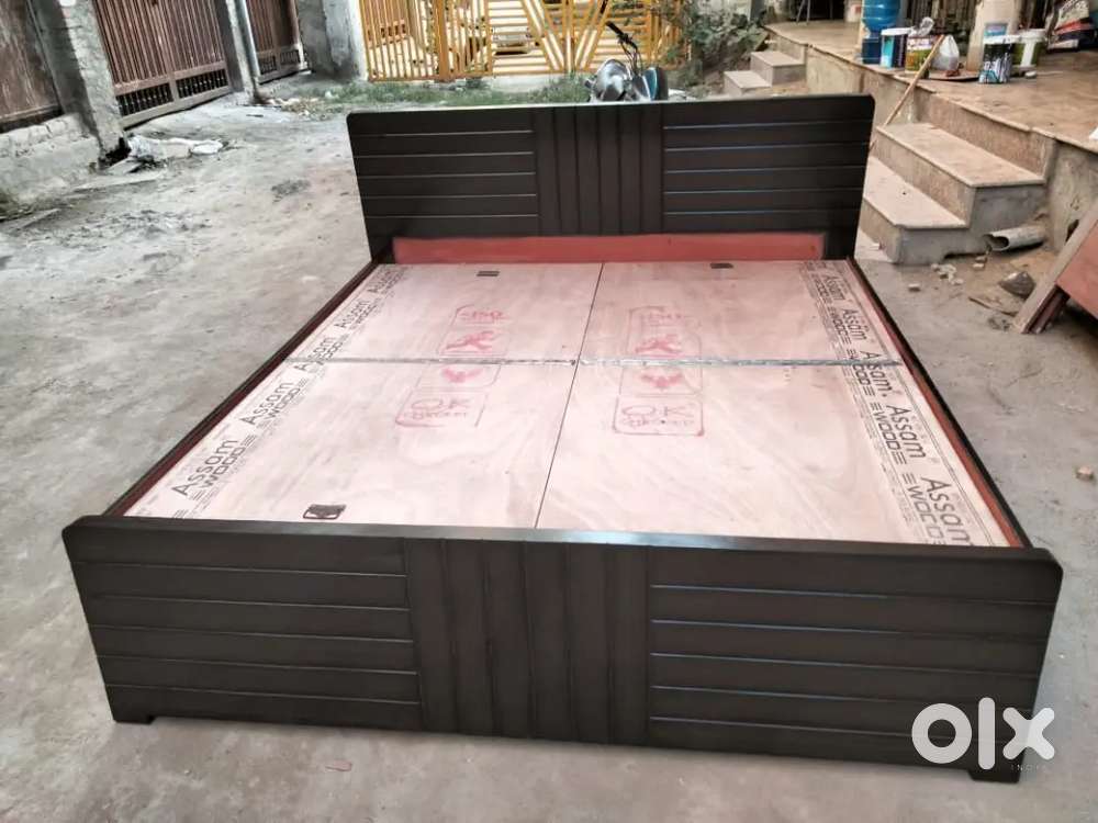King size bed with box 6/6 product under warranty
