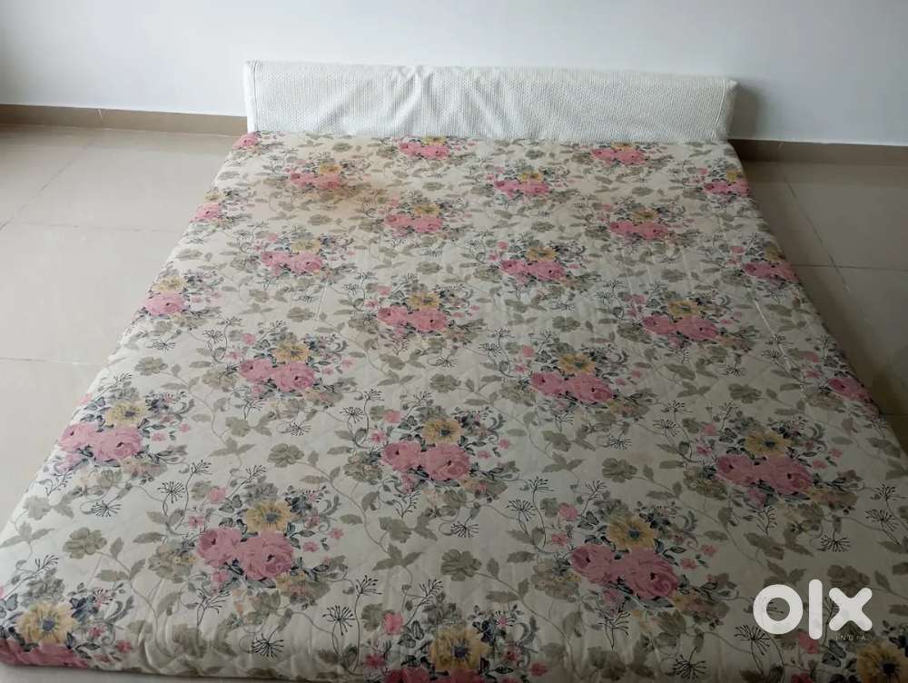 queen size mattress 6 inches x 5.5 inches foam mattress