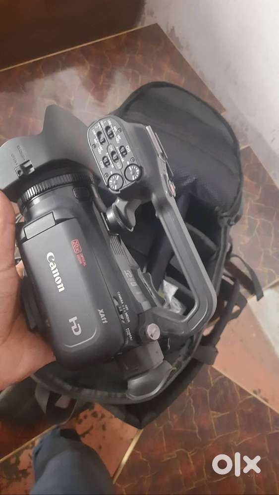 Canon XA 11 FULL HD CAMERA