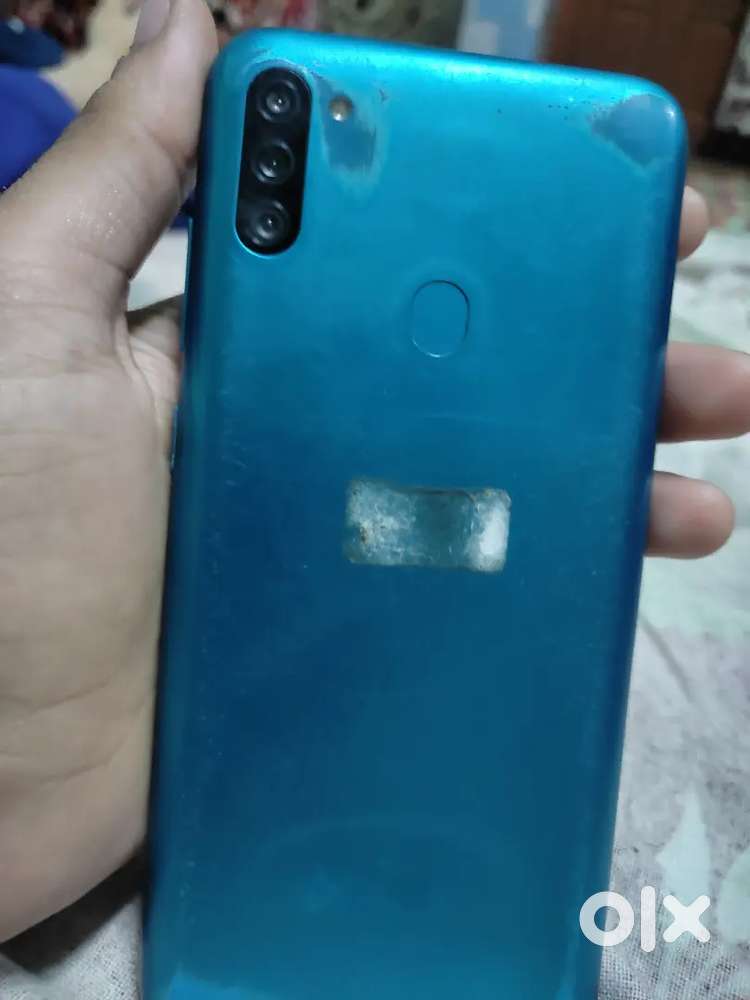 Samsung M11