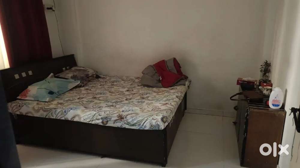 Need pg varsova Near bus depo andheri West