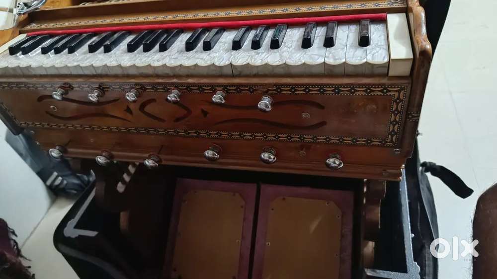 Leg harmonium pay peti 3line.