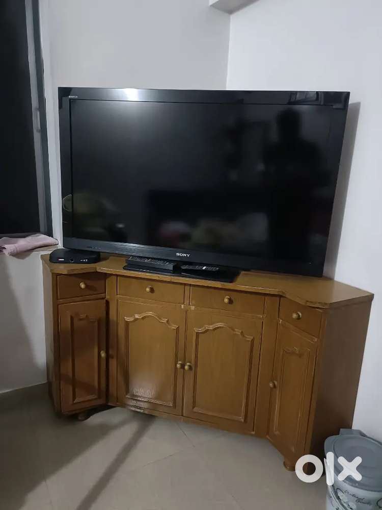 Sony Bravia LCD TV (45 Inch)