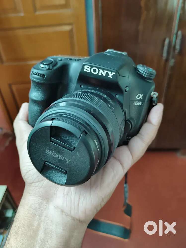 Sony Alpha 68