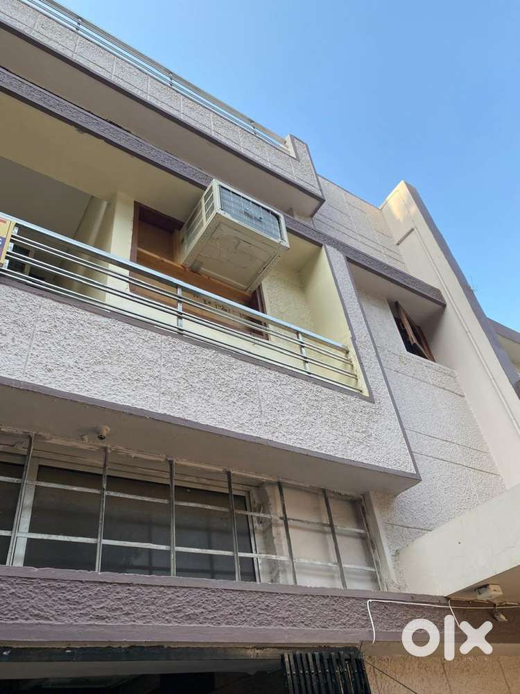 Independent Pg for Boys