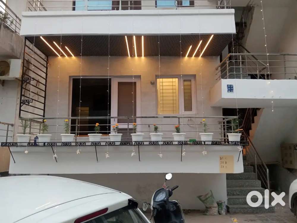 BEAUTIFUL FLAT 3BHK 1ST FLOOR