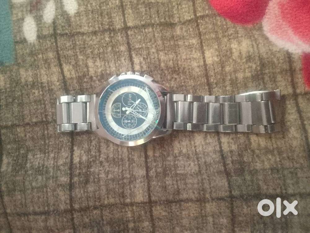 A watch created by Floter