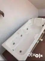 Jacuzzi tub with motor machine